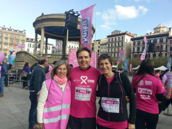 Pamplona se tiñe de rosa en la carrera contra el cáncer de mama