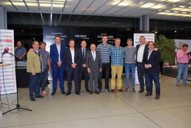 El pasado jueves 26 de octubre Radio Marca Navarra organizó, en las instalaciones de Comercial Gazpi en Tajonar, la II Edición de la Noche de las Estrellas del Deporte Navarro en la que se otorgaron seis galardones a personas y entidades que han protagonizado acciones destacadas en el seno del deporte foral.