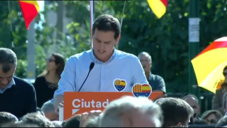 Rivera pide a Puigdemont que dé la cara