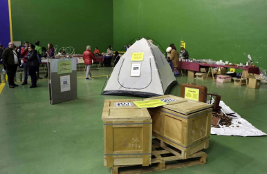 Itxipuru Taldea organizó la feria con el fin de conseguir fondos para la plataforma Sakana Harrera Harana