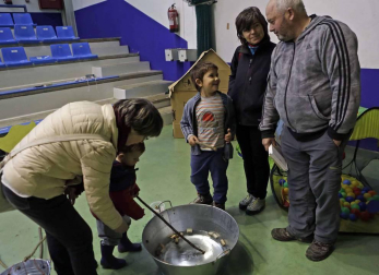 Itxipuru Taldea organizó la feria con el fin de conseguir fondos para la plataforma Sakana Harrera Harana