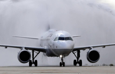 Imágenes de la inauguración del vuelo Frankfurt - Pamplona, que operará entre ambas ciudades 4 veces por semana.