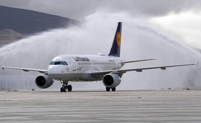 Imágenes de la inauguración del vuelo Frankfurt - Pamplona, que operará entre ambas ciudades 4 veces por semana.
