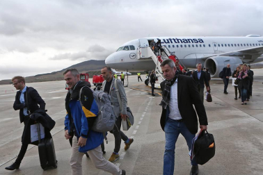Imágenes de la inauguración del vuelo Frankfurt - Pamplona, que operará entre ambas ciudades 4 veces por semana.