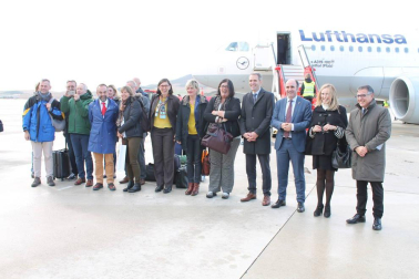 Imágenes de la inauguración del vuelo Frankfurt - Pamplona, que operará entre ambas ciudades 4 veces por semana.