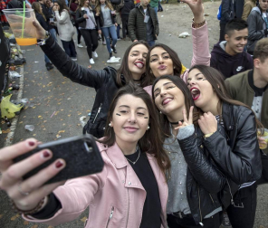 Fotos de la Carpa Universitaria 2017 en la Ciudad Deportiva Amaya, en Pamplona.