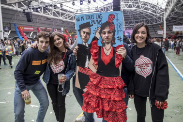 Fotos de la Carpa Universitaria 2017 en la Ciudad Deportiva Amaya, en Pamplona.