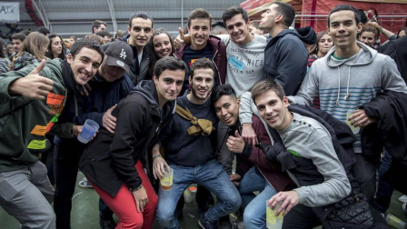 Fotos de la Carpa Universitaria 2017 en la Ciudad Deportiva Amaya, en Pamplona.
