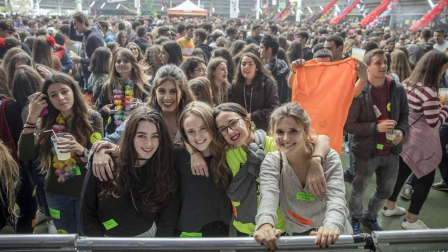 Fotos de la Carpa Universitaria 2017 en la Ciudad Deportiva Amaya, en Pamplona.