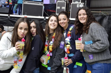 Fotos de la Carpa Universitaria 2017 en la Ciudad Deportiva Amaya, en Pamplona.