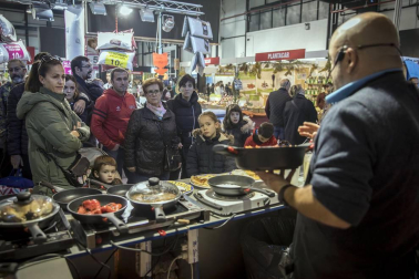 Imágenes de esta feria, con casi 500.000 artículos con descuentos de hasta el 80%, en más de 50 puestos de venta.