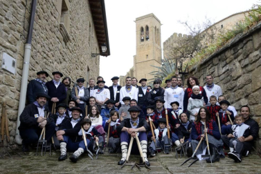 Artajona celebró este domingo el XXV aniversario de su primera carrera de layas. Por ello, este año se realizó, además, un homenaje a aquellos que participaron en estos 25 años