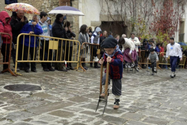 Artajona celebró este domingo el XXV aniversario de su primera carrera de layas. Por ello, este año se realizó, además, un homenaje a aquellos que participaron en estos 25 años