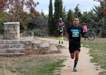 Este domingo se ha celebrado la segunda edición de la carrera Los Arcos-Viana, donde Eric Soria ha conquistado los 21 kilómetros bajando dos minutos la marca de la primera edición
