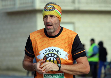 Este domingo se ha celebrado la segunda edición de la carrera Los Arcos-Viana, donde Eric Soria ha conquistado los 21 kilómetros bajando dos minutos la marca de la primera edición
