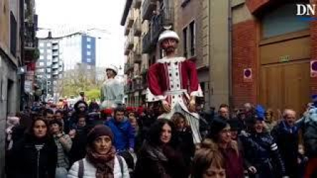 Salida de los gigantes en Pamplona por San Saturnino