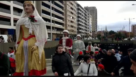 Los gigantes recorren Pamplona por San Saturnino