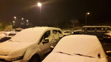 La nieve ha llegado con el mes de diciembre a Pamplona.