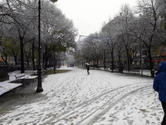 La nieve ha llegado con el mes de diciembre a Pamplona.