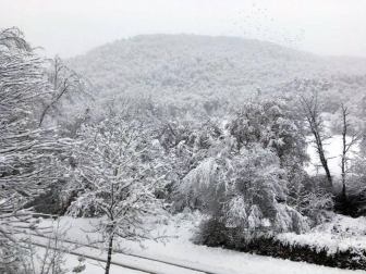 La nieve ha llegado con el mes de diciembre a Pamplona.