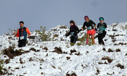 Más de un centenar de corredores desafiaron a las condiciones metereológicas en Arróniz.