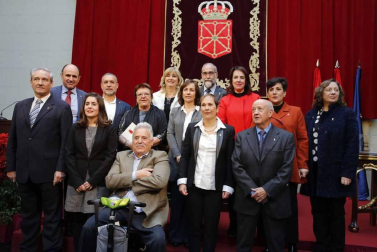Fotos del acto institucional en el Día de la Comunidad Foral en homenaje a título póstumo a los artífices de nuestra bandera.