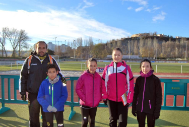 El domingo 3 de diciembre tuvo lugar la vigésimo sexta edición del Cross Hiru Herri, que reunió en Burlada a seiscientos atletas pertenecientes a distintas categorías, desde las edades sub 10; sub 14; sub 16; sub 18; hasta el Cross Popular o el Campeonato Navarro Absoluto y por equipos mixtos.