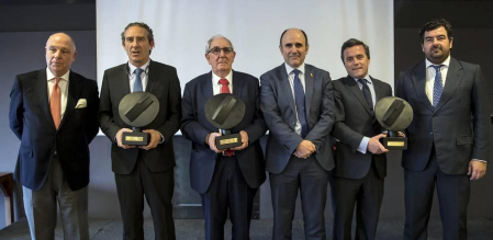 Acto de entrega de premios a la Trayectoria Empresarial a Juan María Antoñana; la empresa Tenerías Omega recibió el premio a la Internacionalización e Industrias San Isidro, el premio a la Innovación.