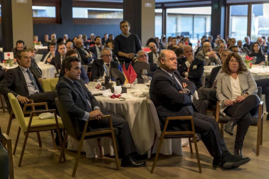 Acto de entrega de premios a la Trayectoria Empresarial a Juan María Antoñana; la empresa Tenerías Omega recibió el premio a la Internacionalización e Industrias San Isidro, el premio a la Innovación.