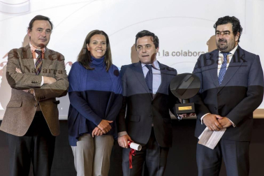 Acto de entrega de premios a la Trayectoria Empresarial a Juan María Antoñana; la empresa Tenerías Omega recibió el premio a la Internacionalización e Industrias San Isidro, el premio a la Innovación.