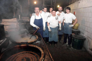 La churrería La Mañueta cumple 145 años. Repasamos sus fotos históricas.