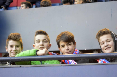 Búscate en la grada del partido celebrado en El Sadar Osasuna-Numancia