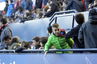 Búscate en la grada del partido celebrado en El Sadar Osasuna-Numancia