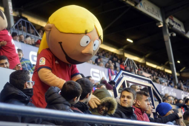 Búscate en la grada del partido celebrado en El Sadar Osasuna-Numancia