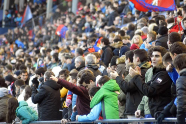 Búscate en la grada del partido celebrado en El Sadar Osasuna-Numancia