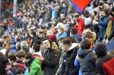 Búscate en la grada del partido celebrado en El Sadar Osasuna-Numancia