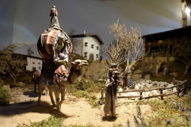 Quince creaciones, obra de diecinueve belenistas, conforman en esta ocasión la muestra que todos los años organiza en Navidad la Asociación de Belenistas de Tafalla. Se podrá visitar en su sede hasta el próximo jueves 4 de enero