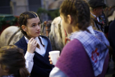 Miles de personas acompañaros al carbonero en su visita a la capital navarra.