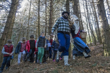 Galería de fotos del Olentzero en el refugio de Larraiza (sierra de Urbasa), Estella y San Adrián.