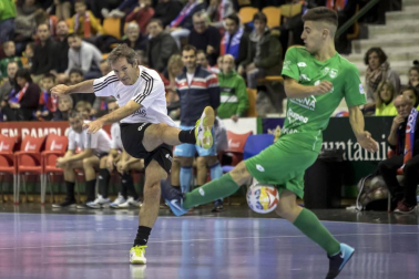 Osasuna Magna, Osasuna, Osasuna femenino y amigos de Puñal disputaron un torneo benéfico organizado por Sadar Bizirik.