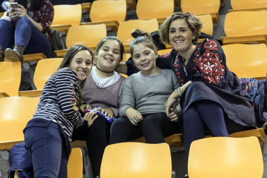 Osasuna Magna, Osasuna, Osasuna femenino y amigos de Puñal disputaron un torneo benéfico organizado por Sadar Bizirik.