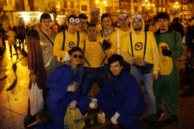 Imágenes de los disfraces de Nochevieja 2017 de Pamplona