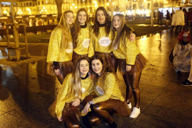 Imágenes de los disfraces de Nochevieja 2017 de Pamplona