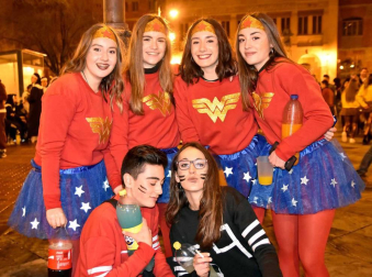 Imágenes de los disfraces de Nochevieja 2017 de Pamplona