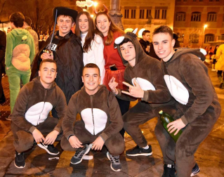 Imágenes de los disfraces de Nochevieja 2017 de Pamplona