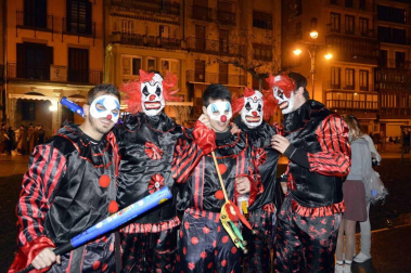 Imágenes de los disfraces de la Nochevieja de 2017 en Pamplona