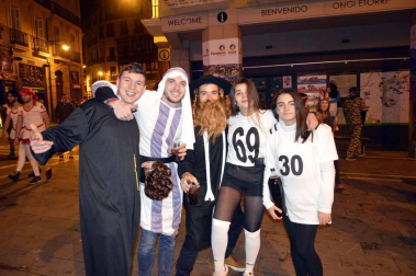 Imágenes de los disfraces de la Nochevieja de 2017 en Pamplona