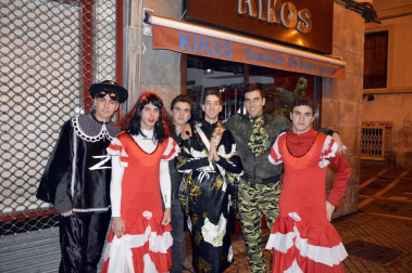 Imágenes de los disfraces de la Nochevieja de 2017 en Pamplona