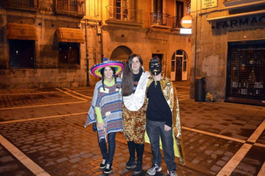 Imágenes de los disfraces de la Nochevieja de 2017 en Pamplona