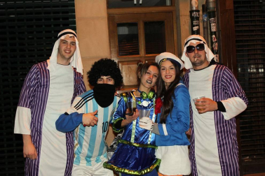 Imágenes de los disfraces de la Nochevieja de 2017 en Pamplona
